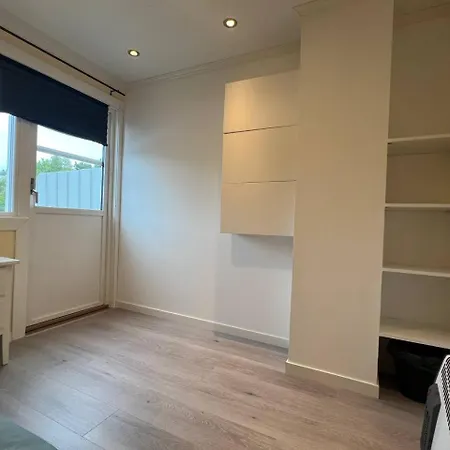 Cozy Urban Single Homestay szállás *